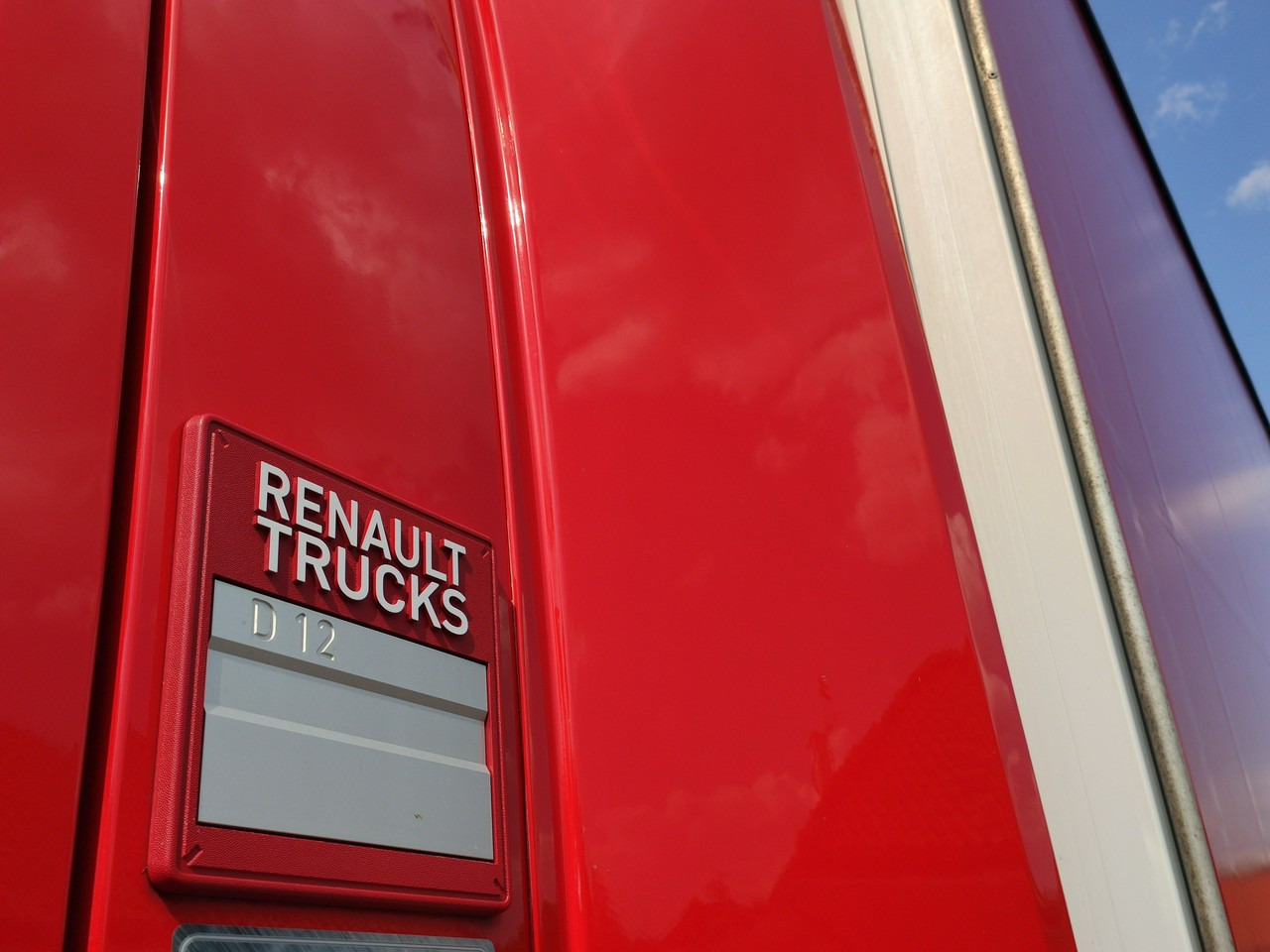 Renault D12.240 E6 Firana Tył Drzwi Dach Zsuwany Długa 830cm - Тентована вантажівка: фото 3 Renault D12.240 E6 Firana Tył Drzwi Dach Zsuwany Długa 830cm - Тентована вантажівка: фото 3