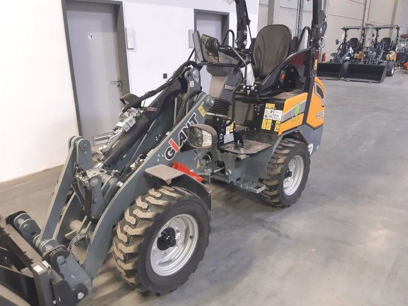 Giant G 2200 E X-Tra Elektro / electric - Міні-навантажувач: фото 4 Giant G 2200 E X-Tra Elektro / electric - Міні-навантажувач: фото 4