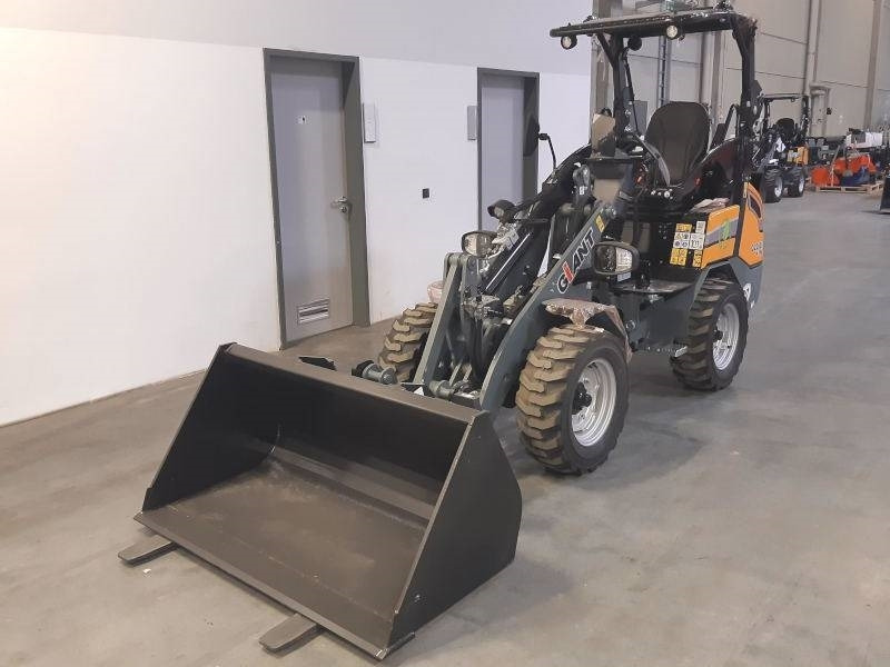 Giant G 2200 E X-Tra Elektro / electric - Міні-навантажувач: фото 3 Giant G 2200 E X-Tra Elektro / electric - Міні-навантажувач: фото 3