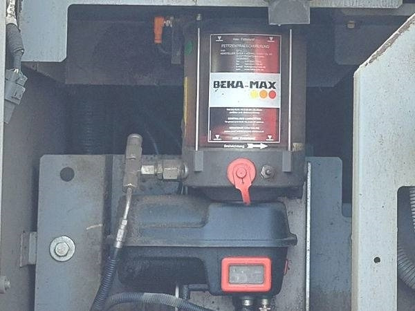 Екскаватор для знесення Hitachi KTEG KMC400P-6: фото 10 Екскаватор для знесення Hitachi KTEG KMC400P-6: фото 10