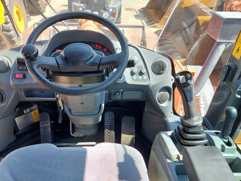 Колісний навантажувач Hitachi ZW 250-6: фото 11 Колісний навантажувач Hitachi ZW 250-6: фото 11