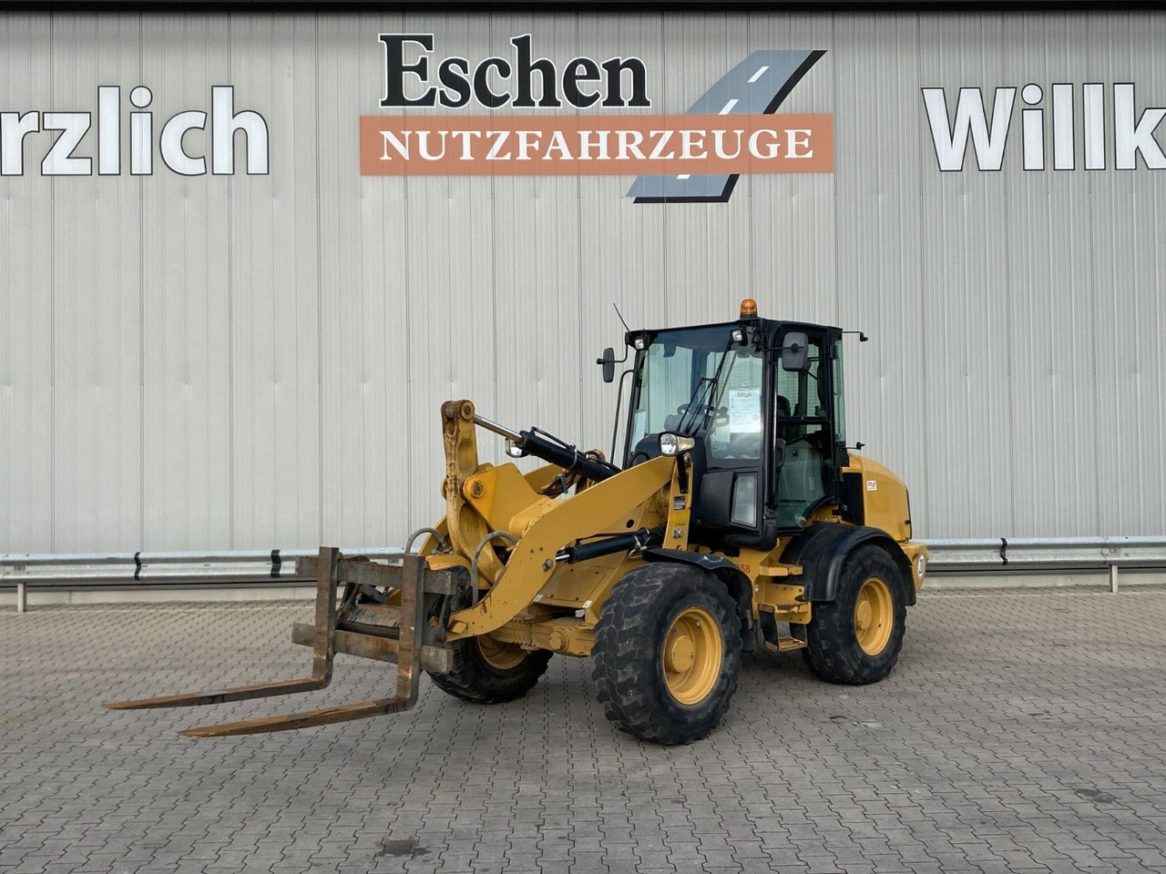 CAT 908 M | 55kw*Gabel + Schaufel - Колісний навантажувач: фото 3 CAT 908 M | 55kw*Gabel + Schaufel - Колісний навантажувач: фото 3