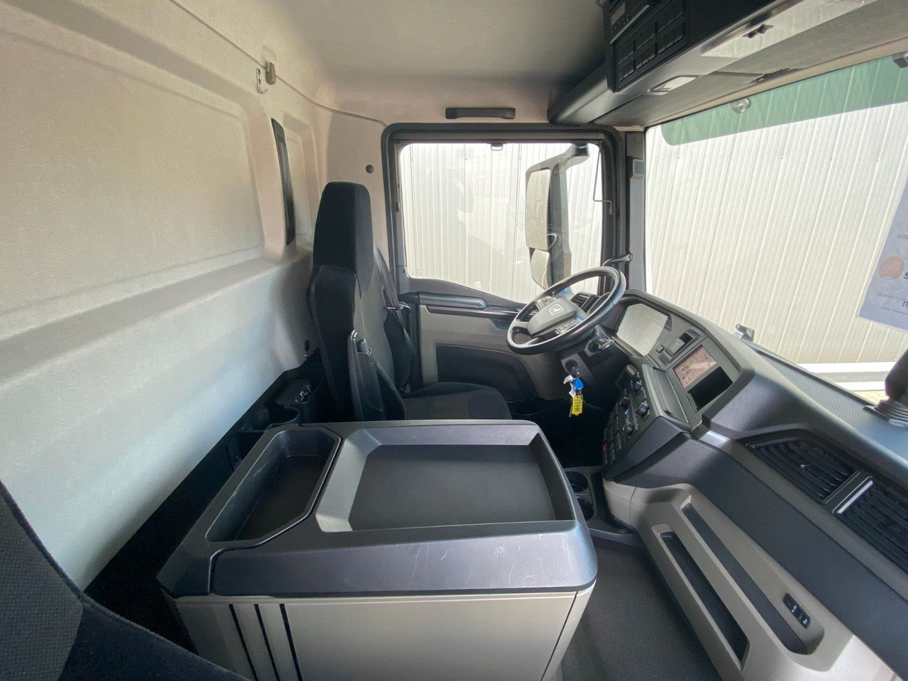 Вантажівка з закритим кузовом MAN TGL 12.220 Automatik*LBW*HU+BremseNEU*Navi*Kamer: фото 14
