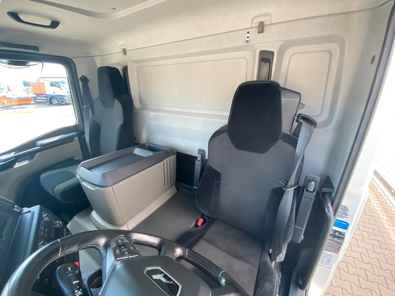 Вантажівка з закритим кузовом MAN TGL 12.220 Automatik*LBW*HU+BremseNEU*Navi*Kamer: фото 12
