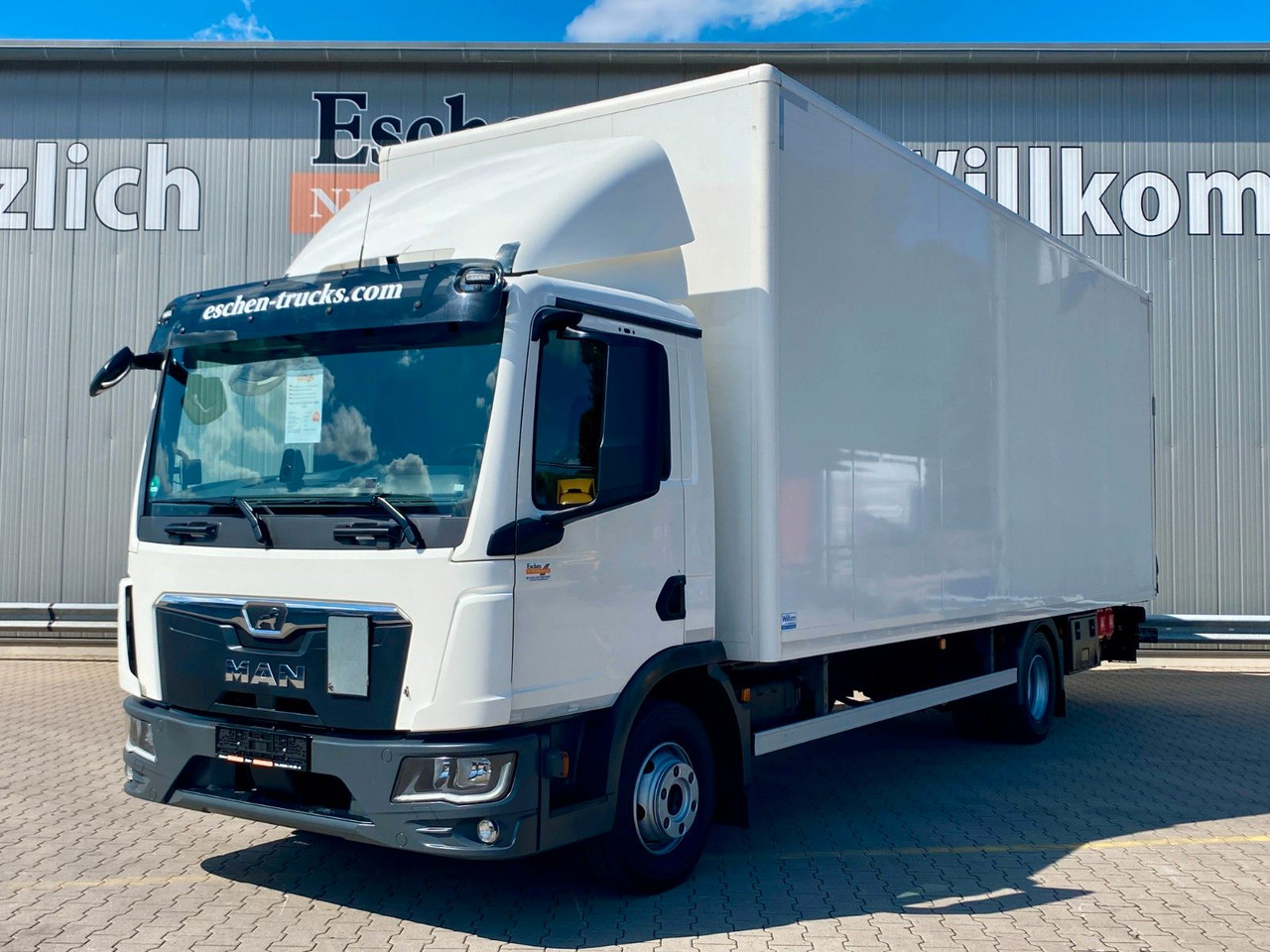 MAN TGL 12.220 Automatik*LBW*HU+BremseNEU*Navi*Kamer - Вантажівка з закритим кузовом: фото 1 MAN TGL 12.220 Automatik*LBW*HU+BremseNEU*Navi*Kamer - Вантажівка з закритим кузовом: фото 1