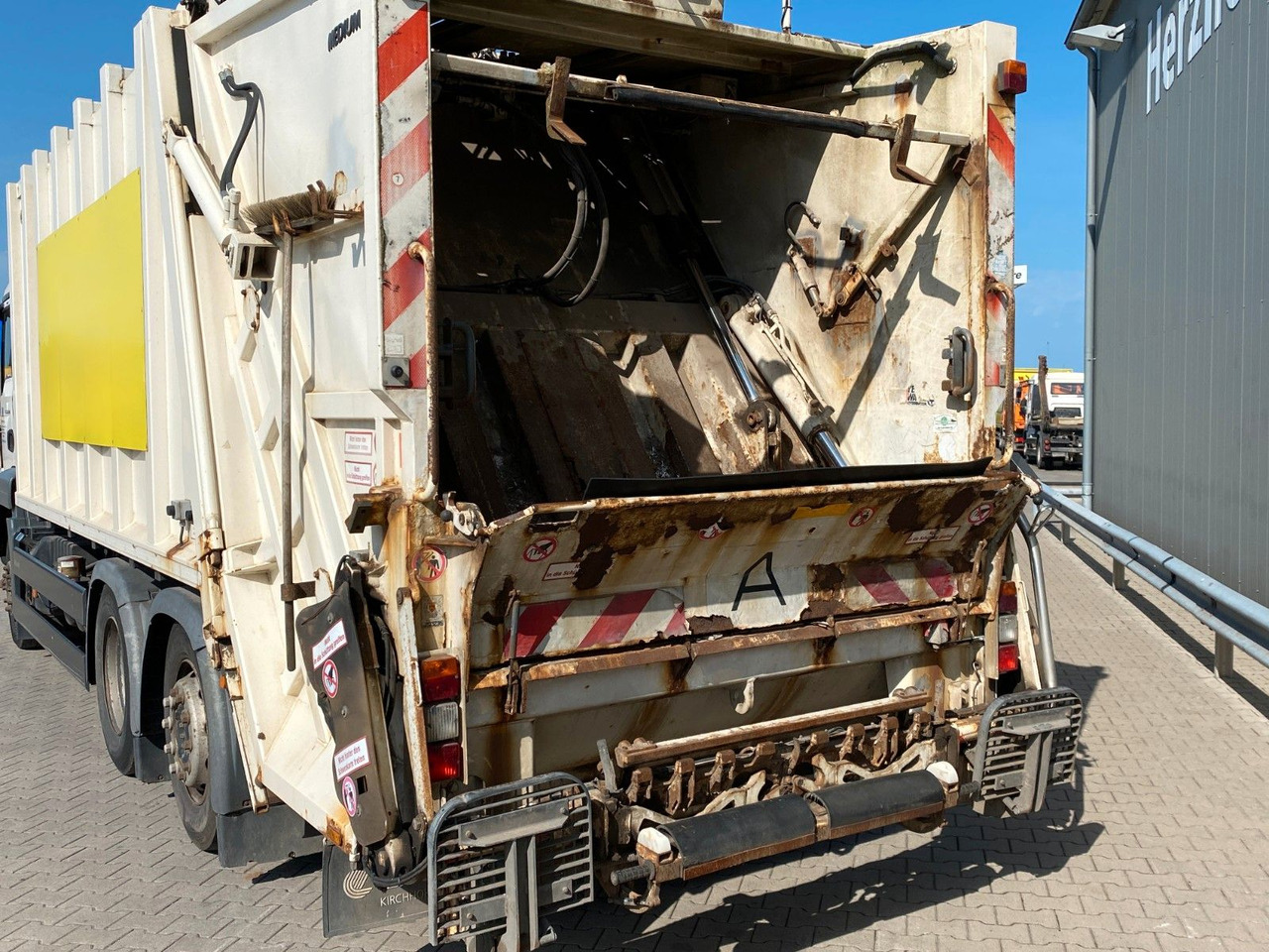 MAN TGS 26.320 6x2-4 | Zöller Medium X2EC24*3x Sitze - Сміттєвози: фото 3 MAN TGS 26.320 6x2-4 | Zöller Medium X2EC24*3x Sitze - Сміттєвози: фото 3