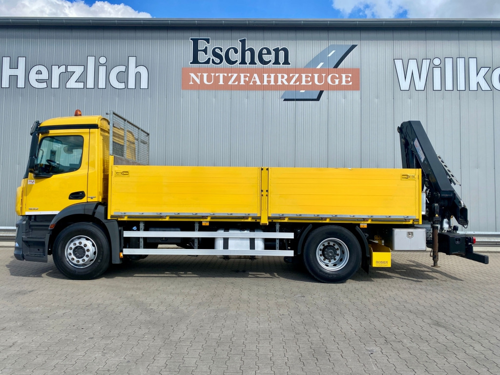Mercedes-Benz 1832 L Antos / HMF-Faltkran - Бортова вантажівка/ Платформа, Вантажівка з маніпулятором: фото 2 Mercedes-Benz 1832 L Antos / HMF-Faltkran - Бортова вантажівка/ Платформа, Вантажівка з маніпулятором: фото 2