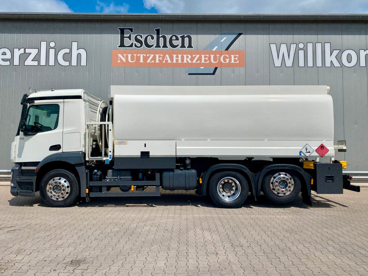 Mercedes-Benz 2540 Antos | A3*3x Kammern/20.990ltr*Kamera*Navi - Вантажівка цистерна: фото 2 Mercedes-Benz 2540 Antos | A3*3x Kammern/20.990ltr*Kamera*Navi - Вантажівка цистерна: фото 2