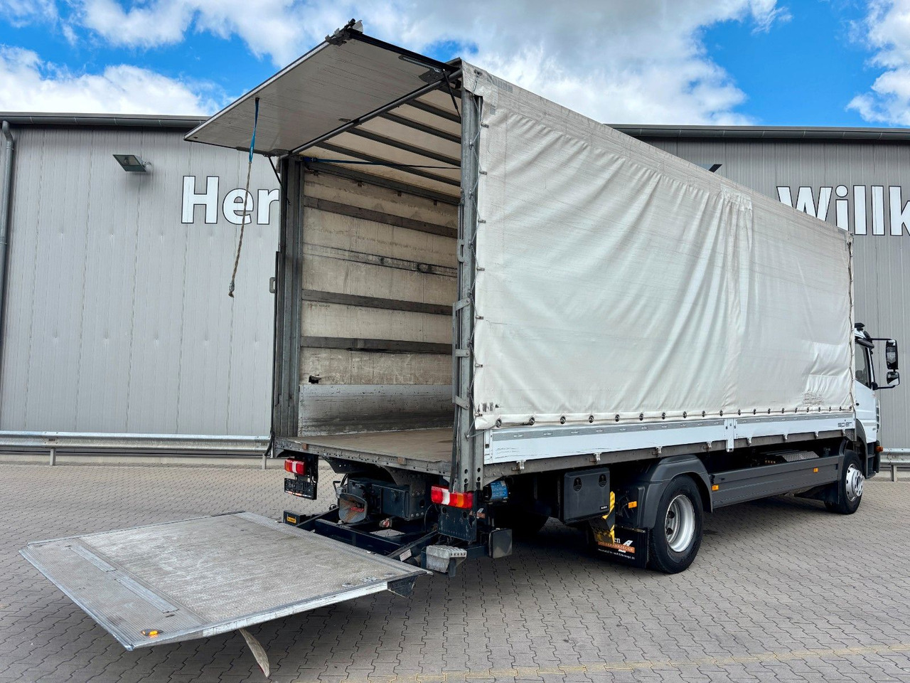 Mercedes-Benz Atego 1624 I 2,66m Höhe*Pritsche*Plane*LBW*AHK - Тентована вантажівка: фото 5 Mercedes-Benz Atego 1624 I 2,66m Höhe*Pritsche*Plane*LBW*AHK - Тентована вантажівка: фото 5