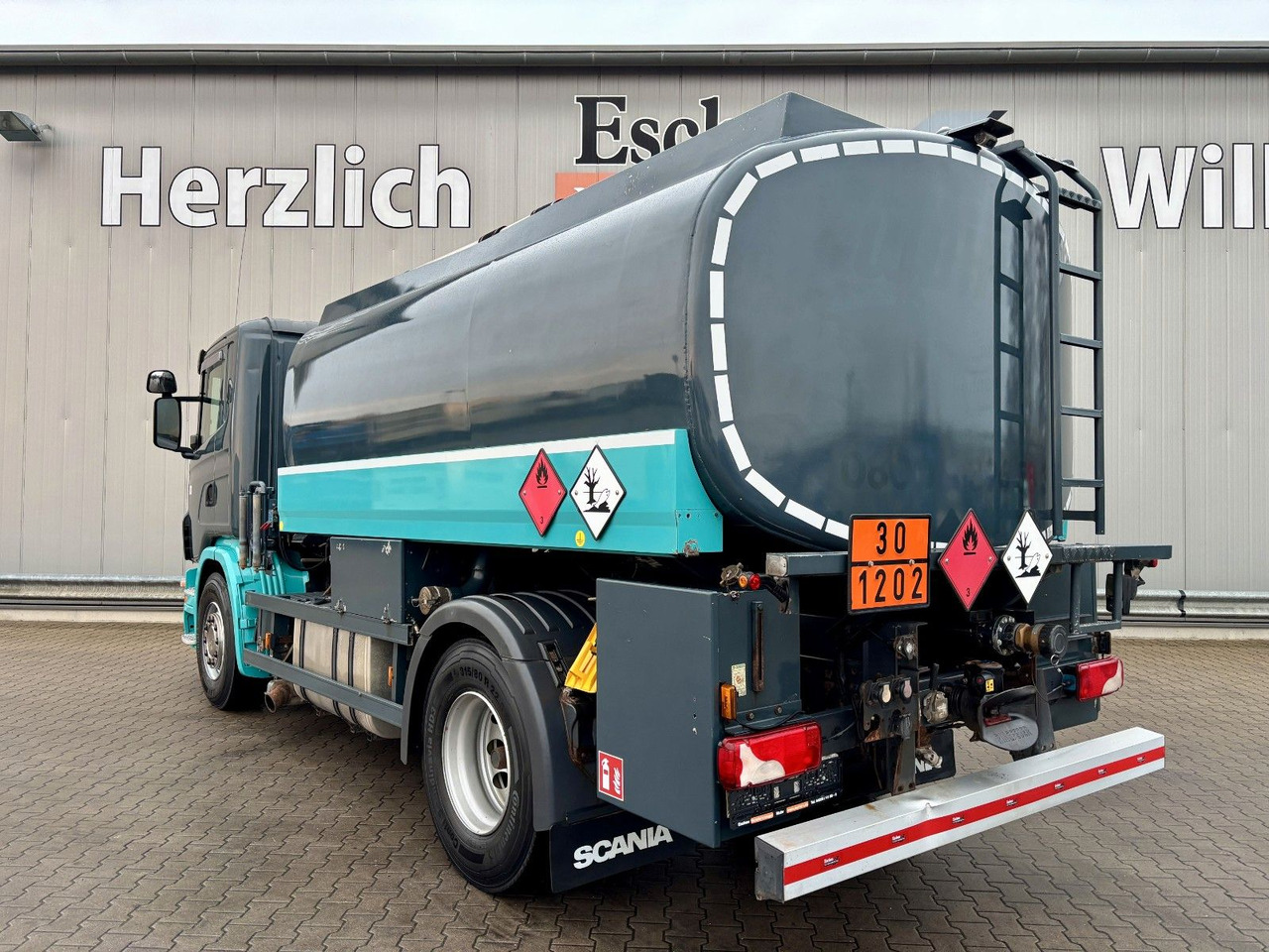 Scania G420 Esterer A3 | 2x Kammern*Oben/Unten*Retarder - Вантажівка цистерна: фото 3 Scania G420 Esterer A3 | 2x Kammern*Oben/Unten*Retarder - Вантажівка цистерна: фото 3