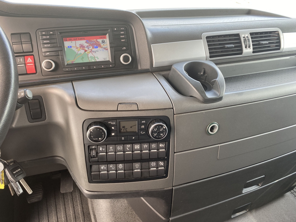 Тягач MAN TGX 18.440 4x2 LLS-U Lowliner: фото 17 Тягач MAN TGX 18.440 4x2 LLS-U Lowliner: фото 17