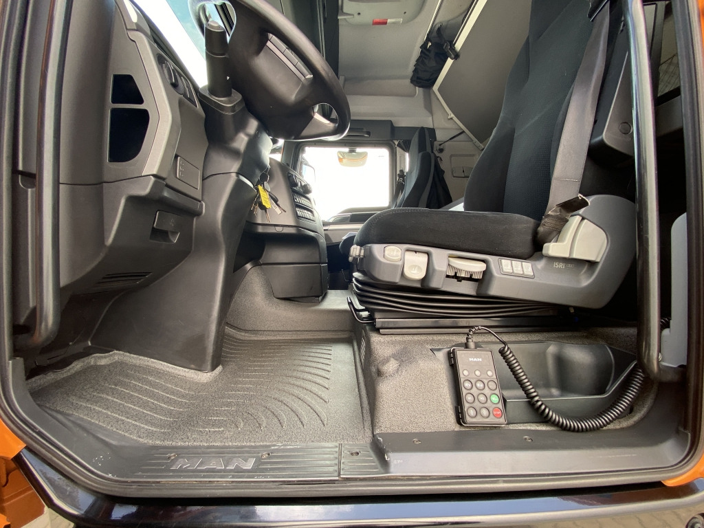 Тягач MAN TGX 18.440 4x2 LLS-U Lowliner: фото 10 Тягач MAN TGX 18.440 4x2 LLS-U Lowliner: фото 10