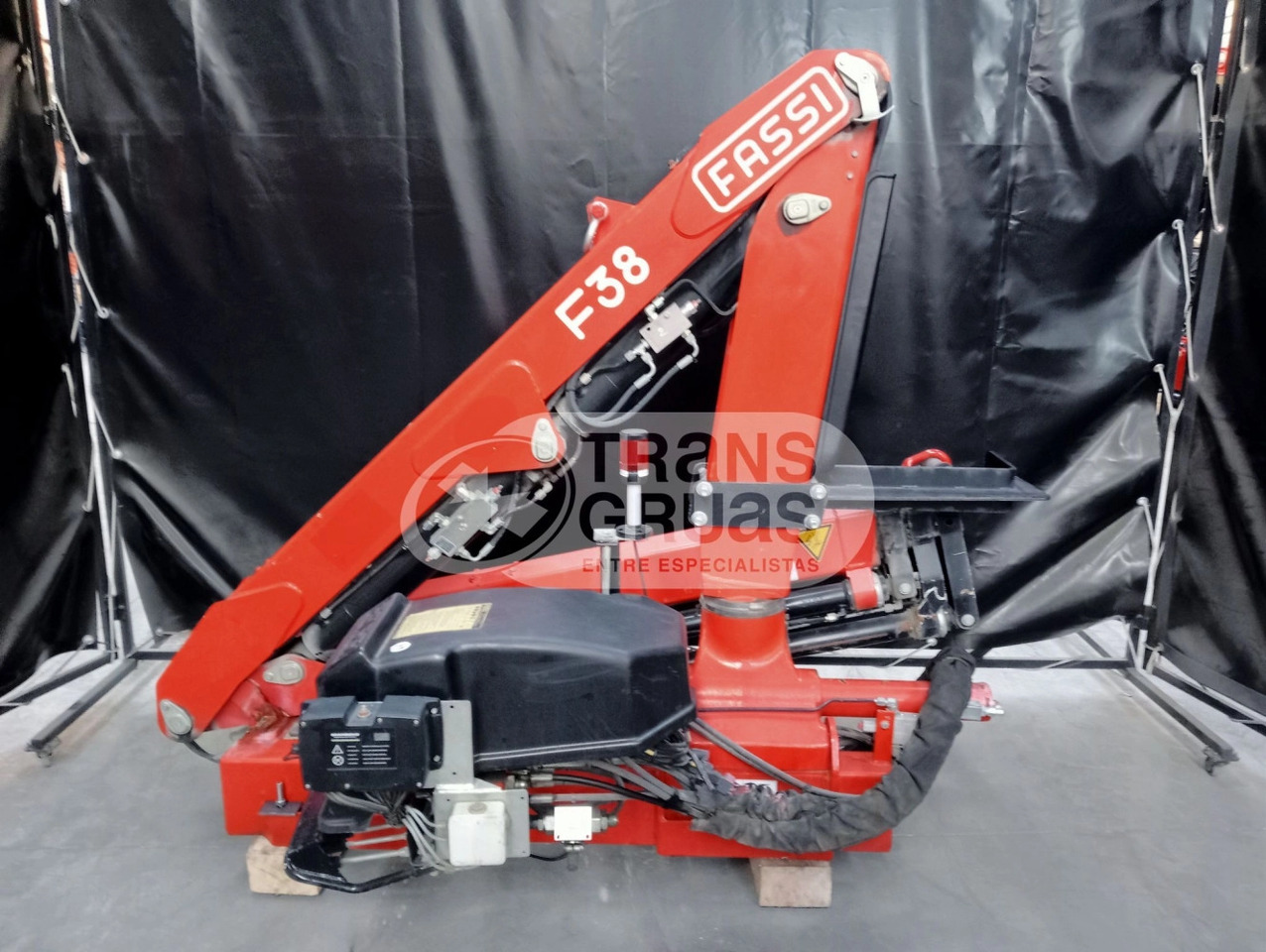 Grúa Fassi F38AF - Кран-маніпулятор в категорії Вантажівки: фото 1 Grúa Fassi F38AF - Кран-маніпулятор в категорії Вантажівки: фото 1