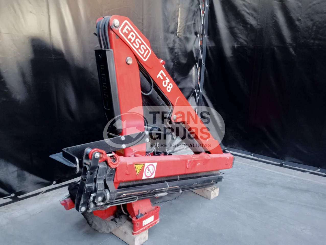 Grúa Fassi F38AF - Кран-маніпулятор в категорії Вантажівки: фото 3 Grúa Fassi F38AF - Кран-маніпулятор в категорії Вантажівки: фото 3