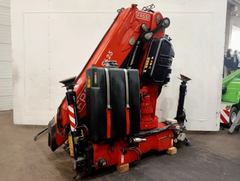 Grúa Fassi F425RA.2.23 E-DYNAMIC - Кран-маніпулятор в категорії Вантажівки: фото 1 Grúa Fassi F425RA.2.23 E-DYNAMIC - Кран-маніпулятор в категорії Вантажівки: фото 1