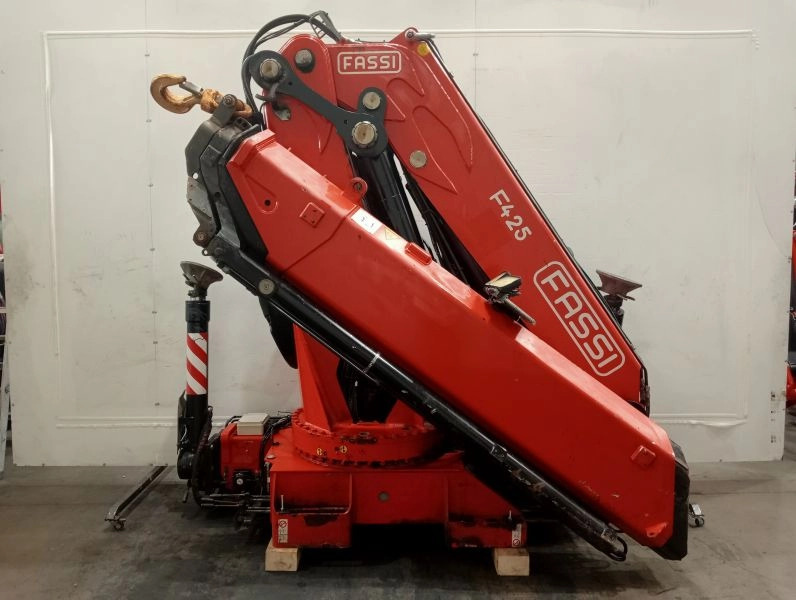 Grúa Fassi F425RA.2.23 E-DYNAMIC - Кран-маніпулятор в категорії Вантажівки: фото 2 Grúa Fassi F425RA.2.23 E-DYNAMIC - Кран-маніпулятор в категорії Вантажівки: фото 2