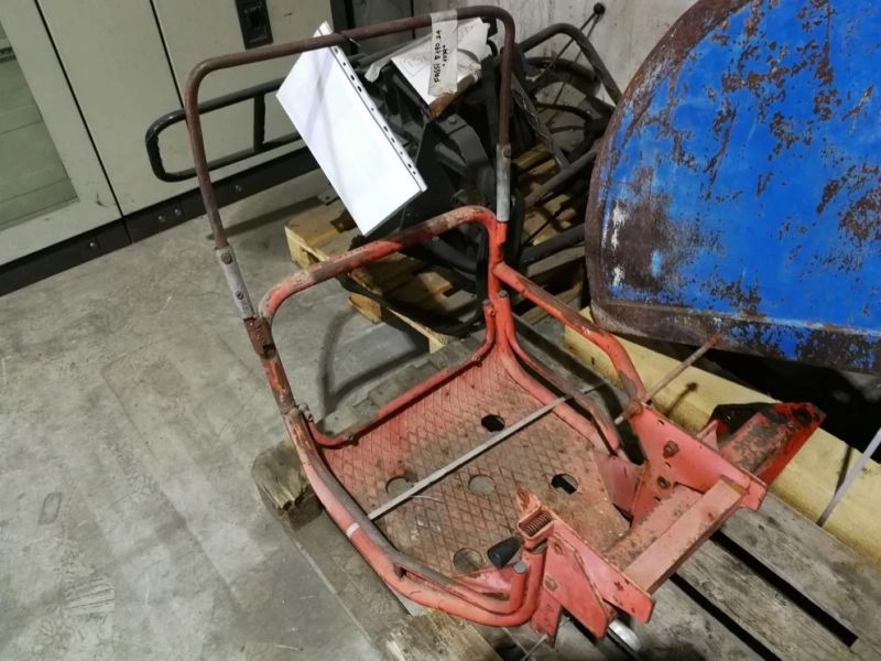 KIT SOPORTE ASIENTO EN COLUMNA FASSI - Сидіння в категорії Крани: фото 1 KIT SOPORTE ASIENTO EN COLUMNA FASSI - Сидіння в категорії Крани: фото 1