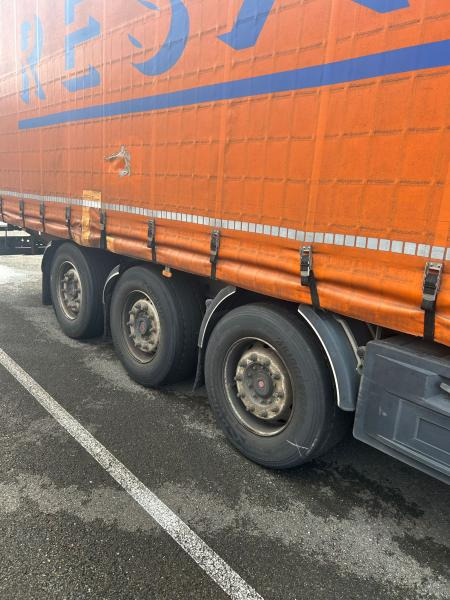 Fliegl - Тентований напівпричіп: фото 5 Fliegl - Тентований напівпричіп: фото 5