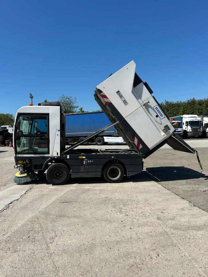 Schmidt Clingo 500 Compact 400 - Підмітально-прибиральна машина: фото 2 Schmidt Clingo 500 Compact 400 - Підмітально-прибиральна машина: фото 2