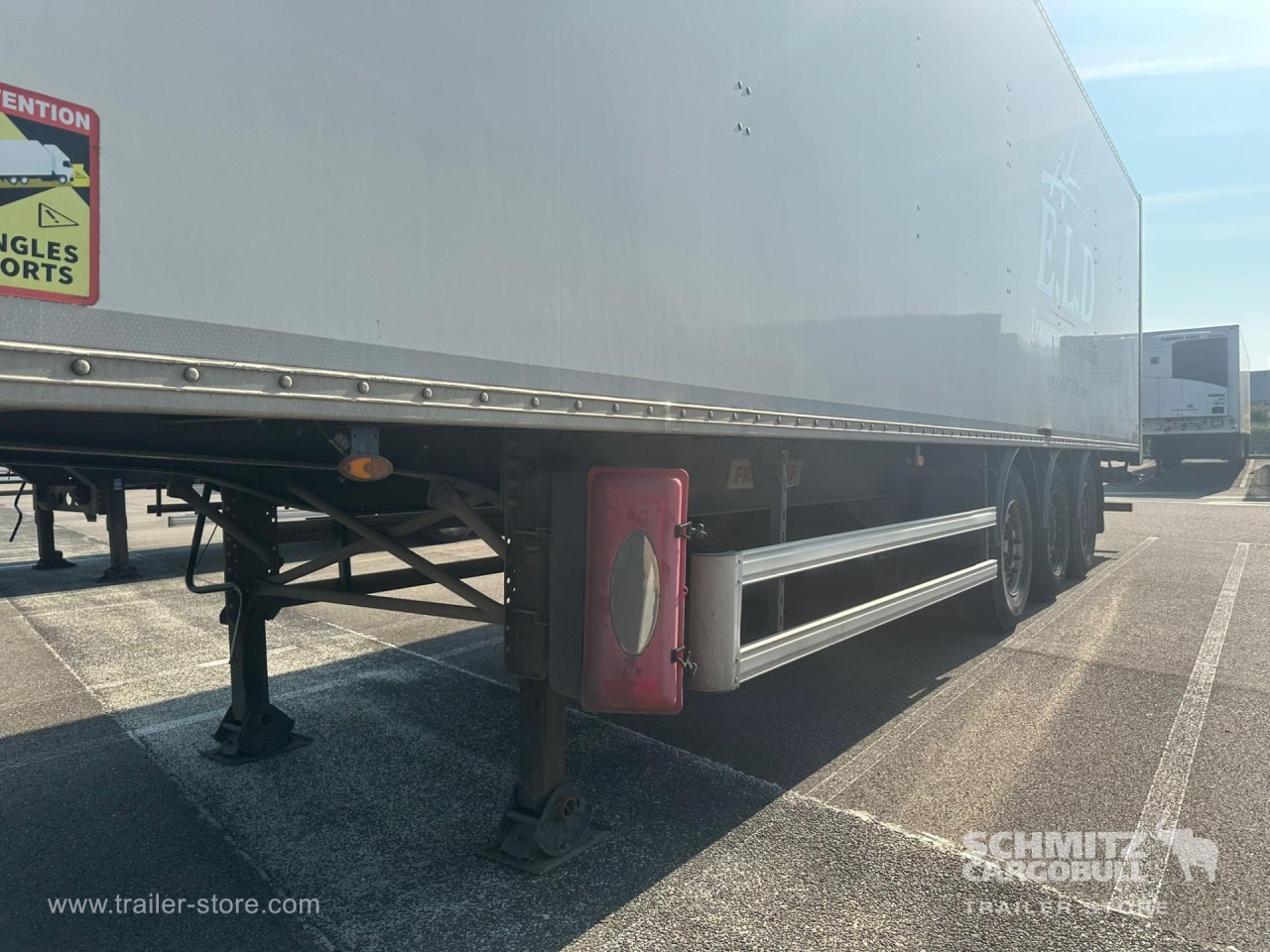 FRUEHAUF Dryfreight Standard Roller shutter door - Закритий кузов напівпричіп: фото 2 FRUEHAUF Dryfreight Standard Roller shutter door - Закритий кузов напівпричіп: фото 2