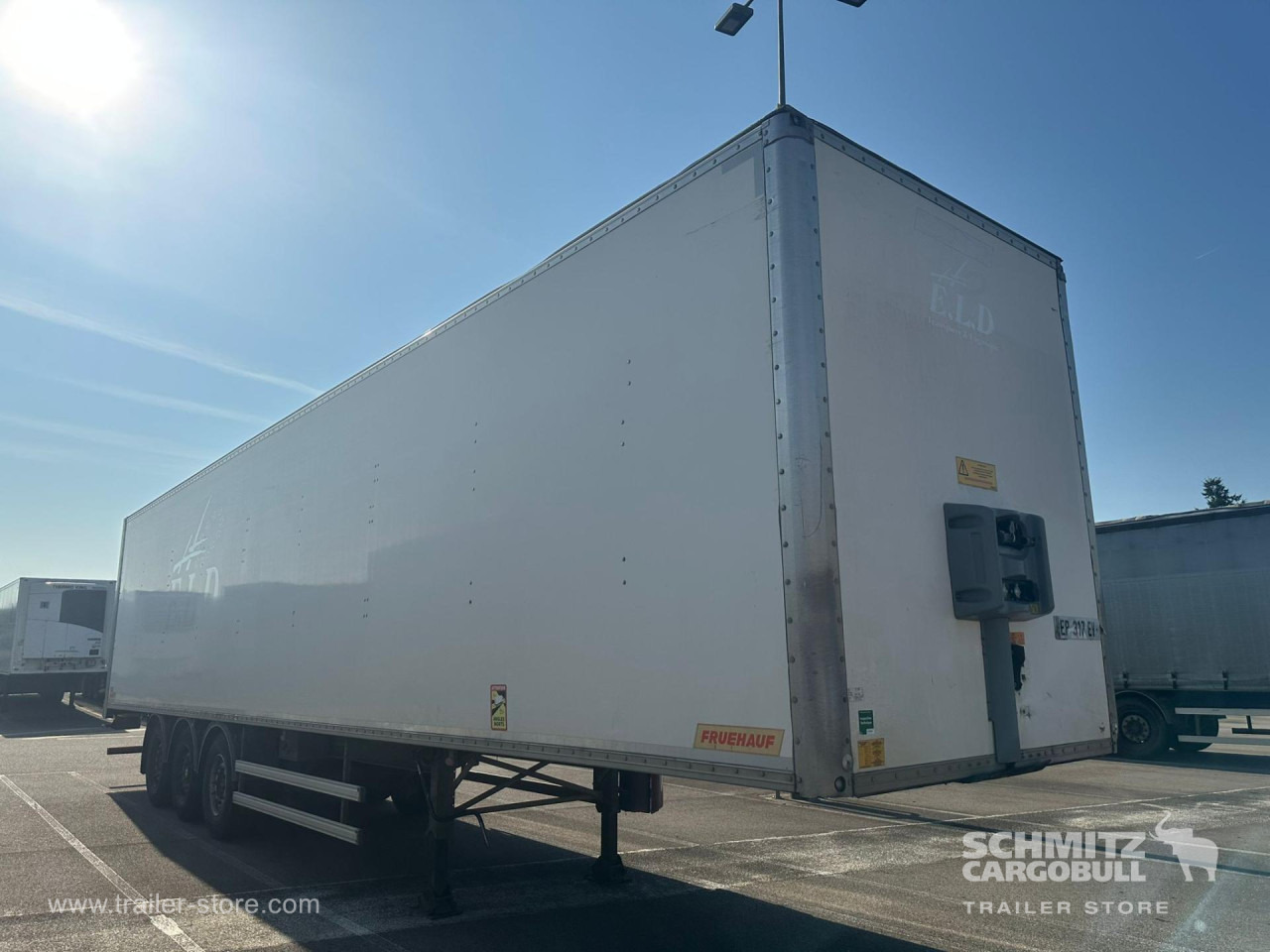 FRUEHAUF Dryfreight Standard Roller shutter door - Закритий кузов напівпричіп: фото 1 FRUEHAUF Dryfreight Standard Roller shutter door - Закритий кузов напівпричіп: фото 1