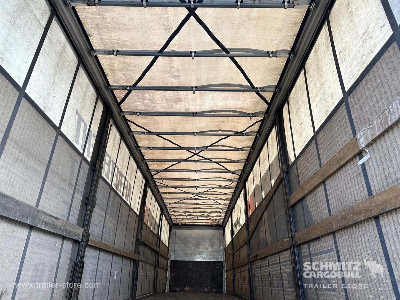 KOEGEL Curtainsider Standard - Тентований напівпричіп: фото 5 KOEGEL Curtainsider Standard - Тентований напівпричіп: фото 5