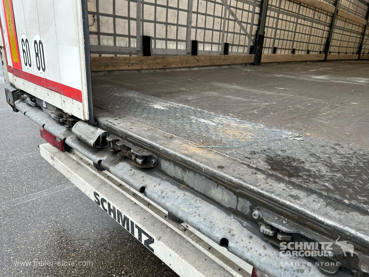 SCHMITZ Curtainsider Mega - Тентований напівпричіп: фото 4 SCHMITZ Curtainsider Mega - Тентований напівпричіп: фото 4