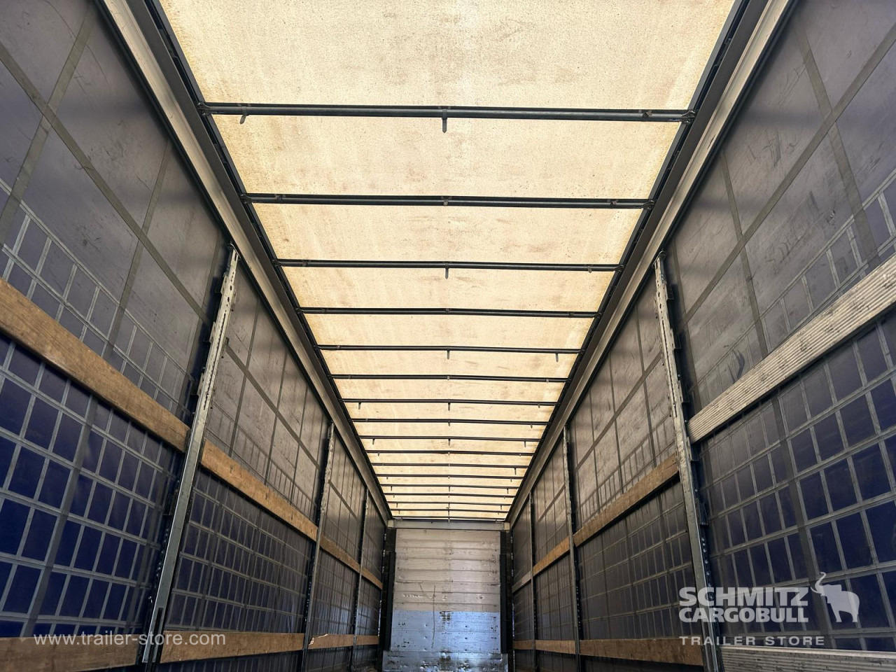 SCHMITZ Curtainsider Mega - Тентований напівпричіп: фото 5 SCHMITZ Curtainsider Mega - Тентований напівпричіп: фото 5