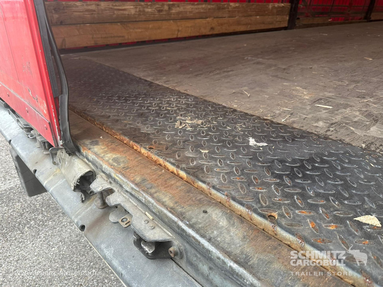 SCHMITZ Curtainsider Standard - Тентований напівпричіп: фото 4 SCHMITZ Curtainsider Standard - Тентований напівпричіп: фото 4