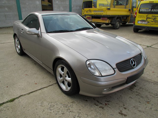Mercedes SLK 200 - Легковий автомобіль: фото 2 Mercedes SLK 200 - Легковий автомобіль: фото 2