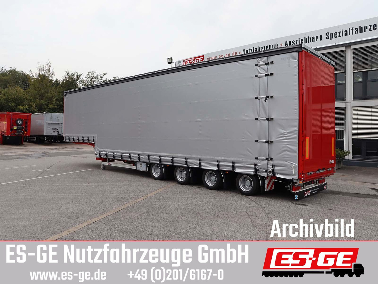 ES-GE 4-Achs-Satteltieflader mit Curtainsider-Aufbau - Низькорамна платформа напівпричіп: фото 1 ES-GE 4-Achs-Satteltieflader mit Curtainsider-Aufbau - Низькорамна платформа напівпричіп: фото 1