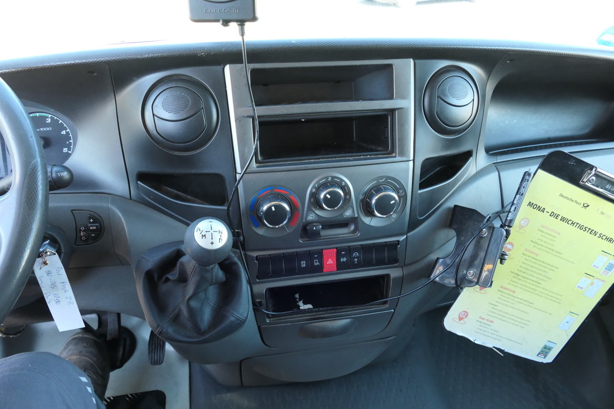 Фургон з закритим кузовом IVECO Daily 35 S11 C30C AUTOMATIK KAMERA Regale LUFT D: фото 10