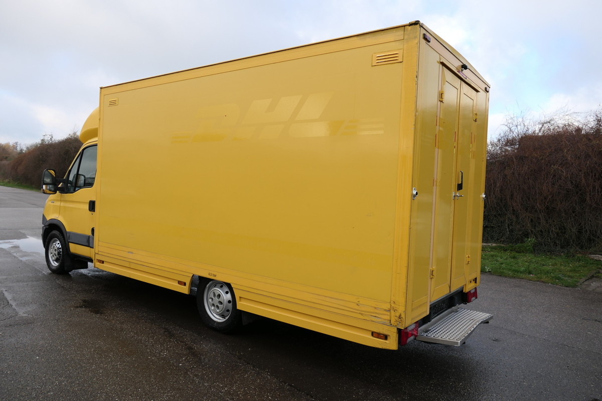 IVECO Daily 35 S11 C30C KURZ AUTOMATIK KAMERA Regale L - Фургон з закритим кузовом: фото 4 IVECO Daily 35 S11 C30C KURZ AUTOMATIK KAMERA Regale L - Фургон з закритим кузовом: фото 4