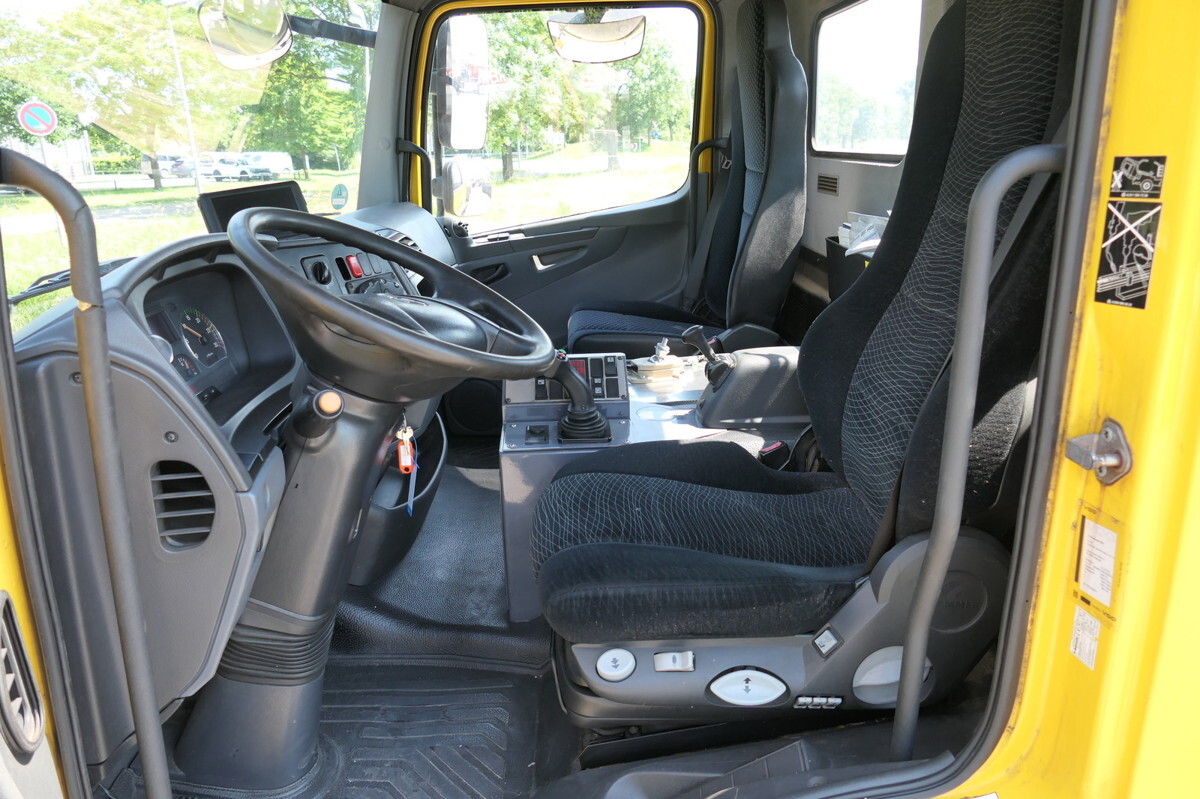 Interior photo 1: MERCEDES-BENZ KAMAG WBH 25 Wiesel Terberg Umsetzfahrz. Sattelk в лізинг MERCEDES-BENZ KAMAG WBH 25 Wiesel Terberg Umsetzfahrz. Sattelk