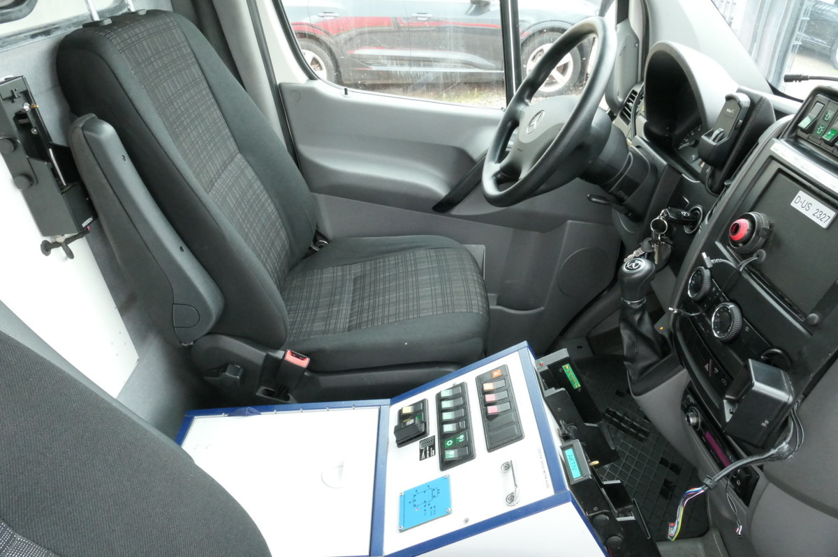 Карета швидкої допомоги MERCEDES-BENZ Sprinter 519 CDI Klima Krankenwagen: фото 16