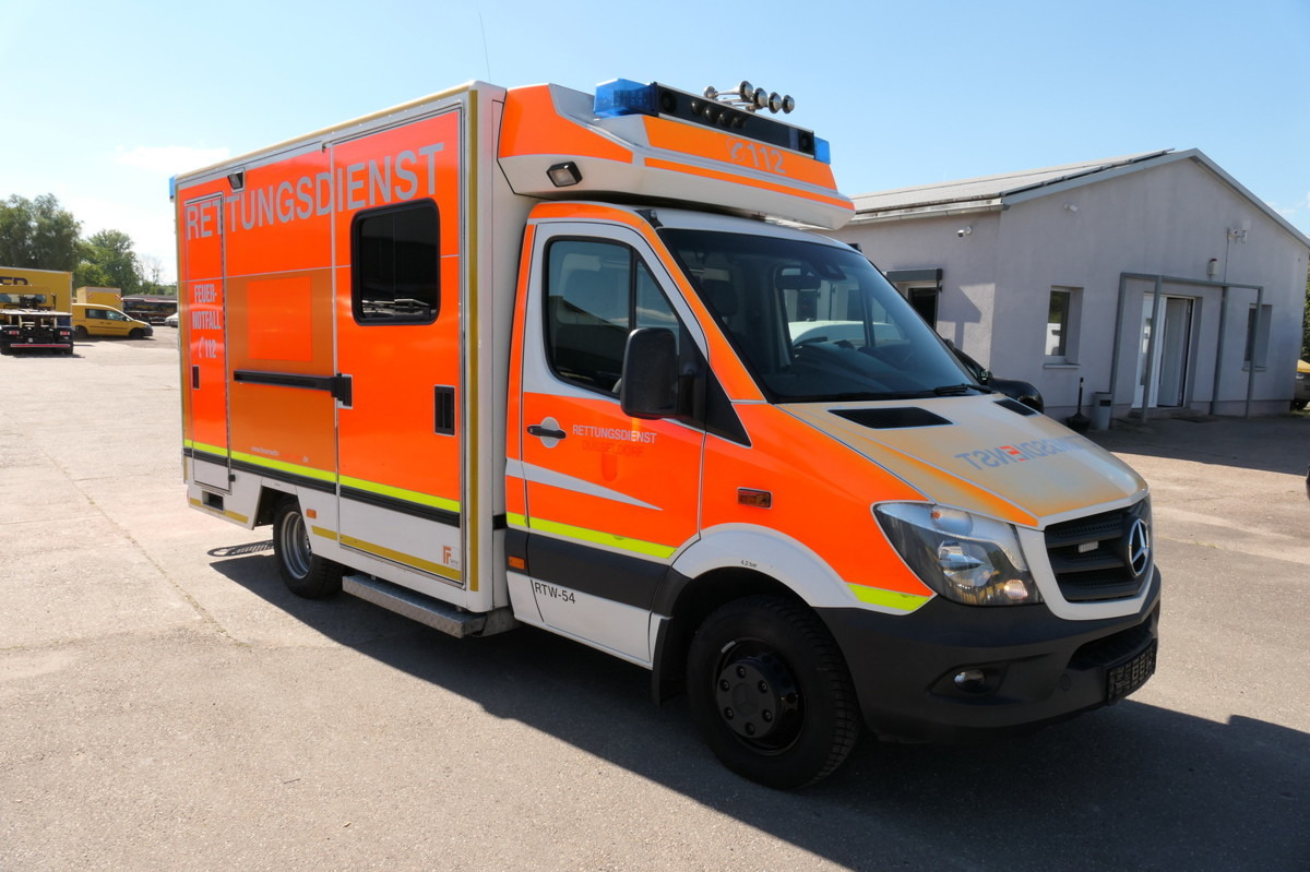 MERCEDES-BENZ Sprinter 519 CDI Klima Krankenwagen - Карета швидкої допомоги: фото 2 MERCEDES-BENZ Sprinter 519 CDI Klima Krankenwagen - Карета швидкої допомоги: фото 2