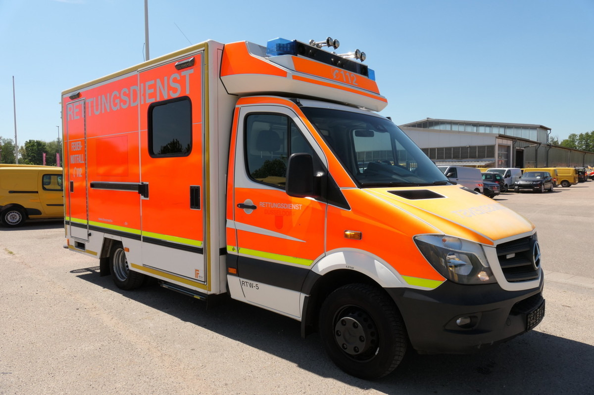 MERCEDES-BENZ Sprinter 519 CDI Klima Krankenwagen - Карета швидкої допомоги: фото 2 MERCEDES-BENZ Sprinter 519 CDI Klima Krankenwagen - Карета швидкої допомоги: фото 2