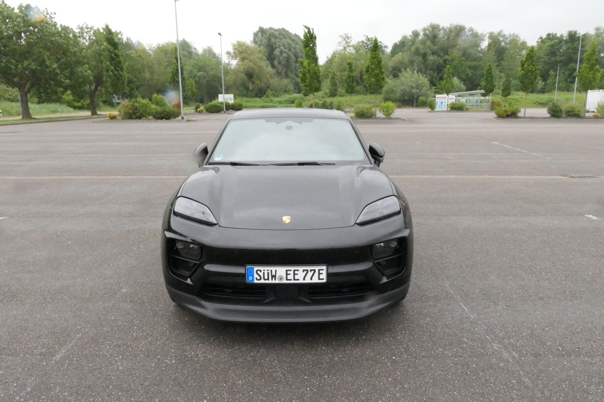 PORSCHE Macan 4 Electric - Bose Soundsystem Kombilimousi - Позашляховик: фото 3 PORSCHE Macan 4 Electric - Bose Soundsystem Kombilimousi - Позашляховик: фото 3