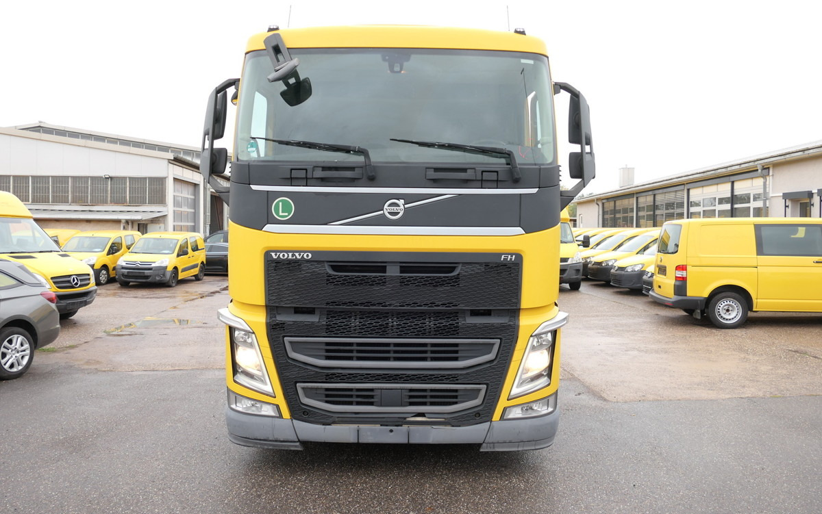 VOLVO FH 26.420 6x2 BDF - Контейнеровоз/ Змінний кузов вантажівка: фото 2 VOLVO FH 26.420 6x2 BDF - Контейнеровоз/ Змінний кузов вантажівка: фото 2