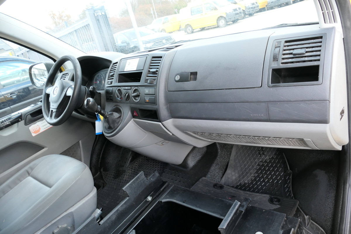 Interior photo 1: Легковий фургон VW T5 Transporter 2.0 TDI 2xSCHIEBETÜR PARKTRONIK E