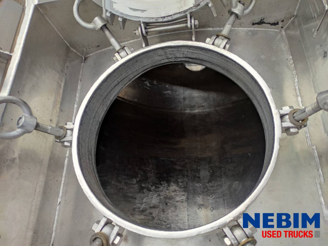 Burg B.P.O. 12-24Z - 1 comp. 31.600 Ltr. B.P.O. 12-24Z - 1 comp. 31.600 Ltr. - Напівпричіп цистерна: фото 5 Burg B.P.O. 12-24Z - 1 comp. 31.600 Ltr. B.P.O. 12-24Z - 1 comp. 31.600 Ltr. - Напівпричіп цистерна: фото 5