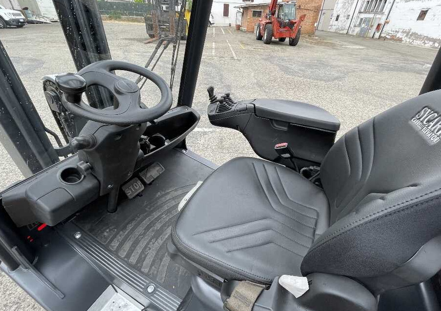 Linde H 25 D-02 - Дизельний навантажувач: фото 4 Linde H 25 D-02 - Дизельний навантажувач: фото 4