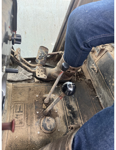 Massey Ferguson 590 - Трактор: фото 4 Massey Ferguson 590 - Трактор: фото 4