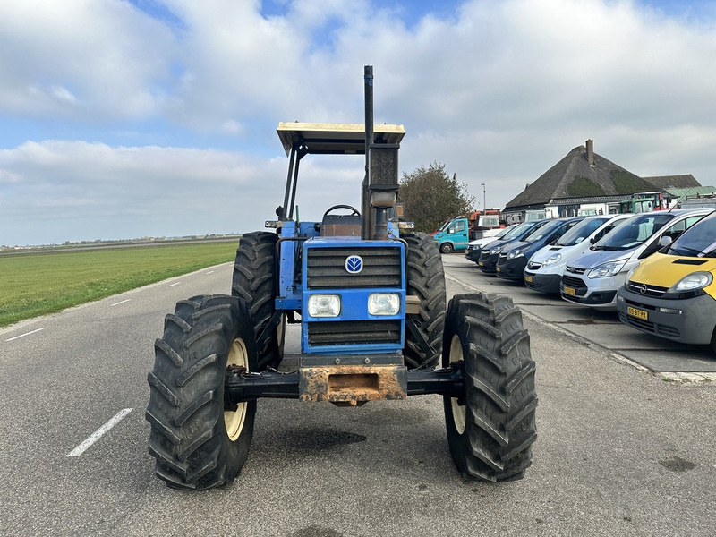New Holland 110-90 DT - Трактор: фото 2 New Holland 110-90 DT - Трактор: фото 2