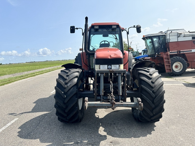 New Holland M135 - Трактор: фото 2 New Holland M135 - Трактор: фото 2