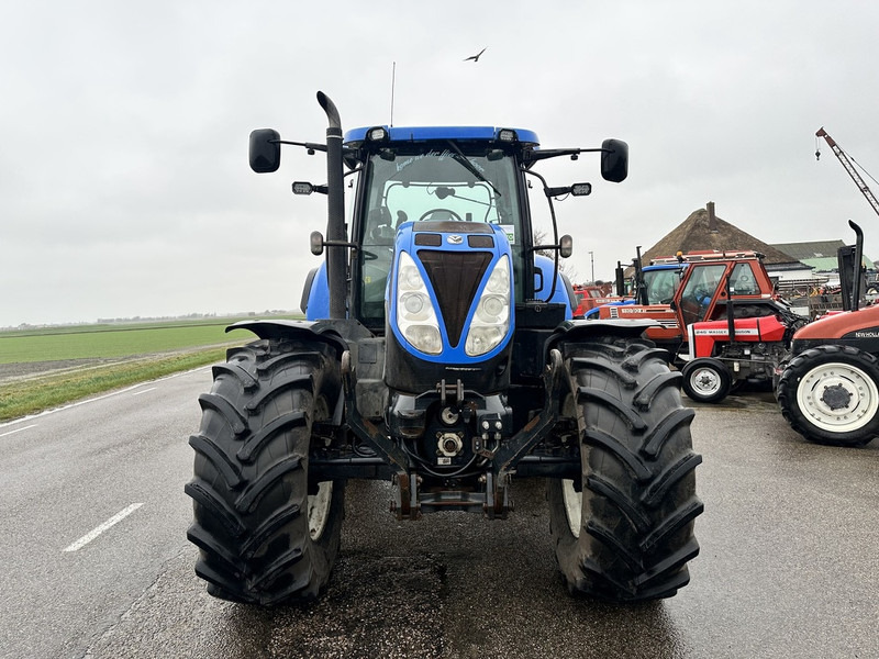 New Holland T7.210 - Трактор: фото 2 New Holland T7.210 - Трактор: фото 2
