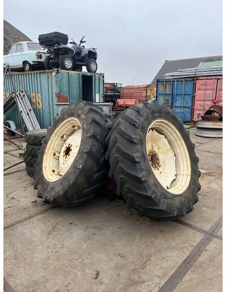 Pirelli 480\70 R38 TM 700 - Шина: фото 1 Pirelli 480\70 R38 TM 700 - Шина: фото 1