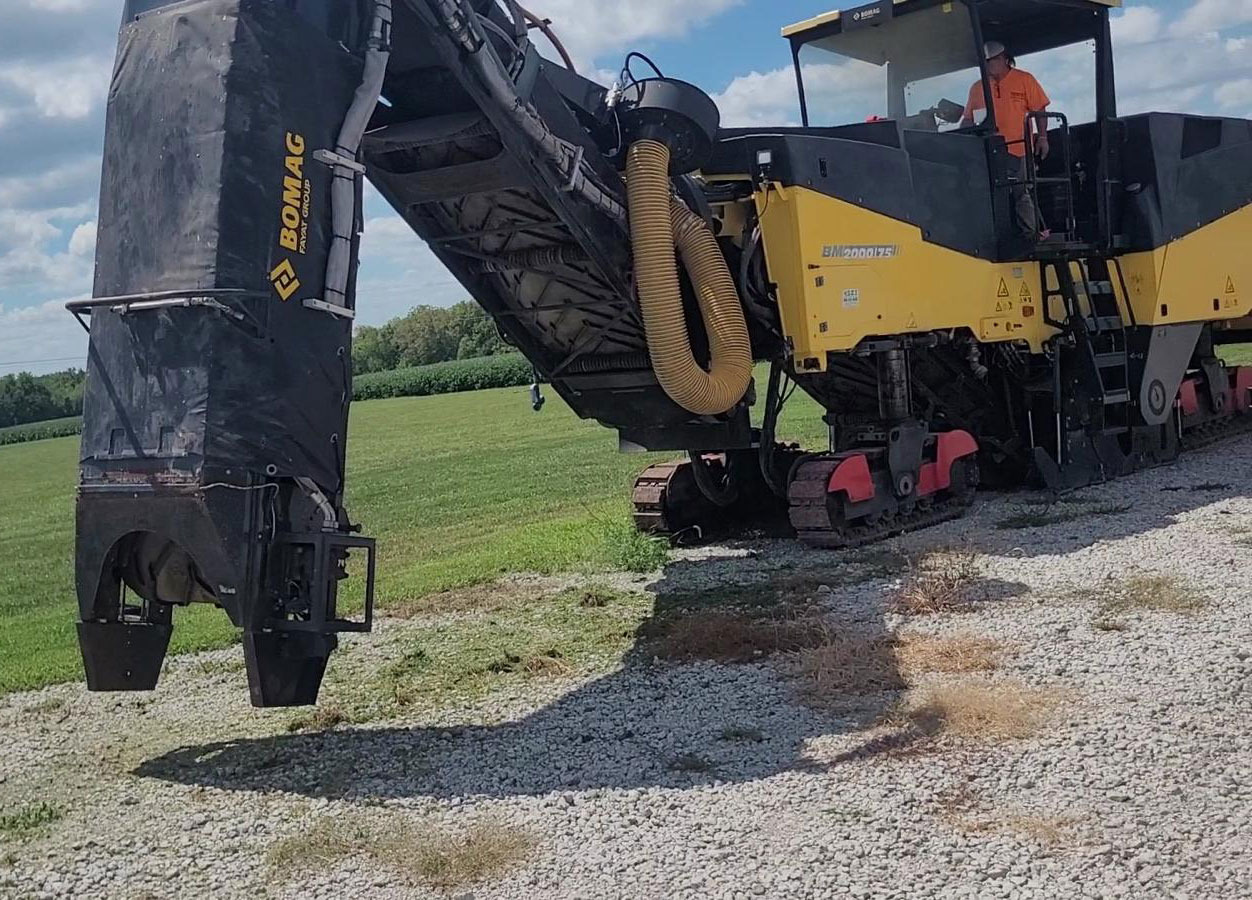 Bomag BM 2000/75 - Дорожня фреза: фото 4 Bomag BM 2000/75 - Дорожня фреза: фото 4