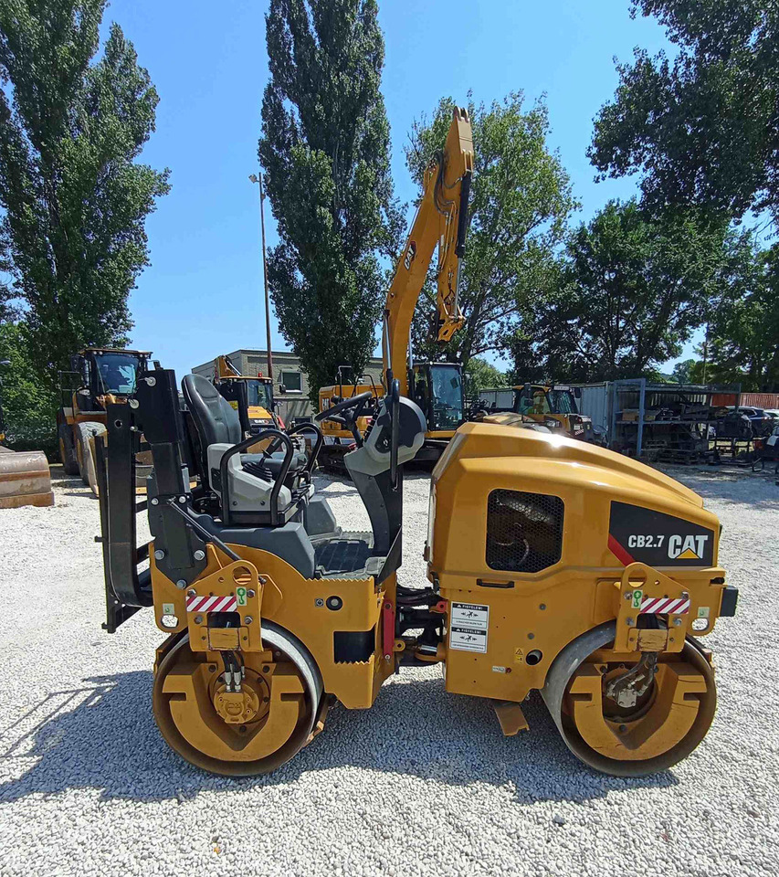 Caterpillar CB2.7 - Каток: фото 4 Caterpillar CB2.7 - Каток: фото 4