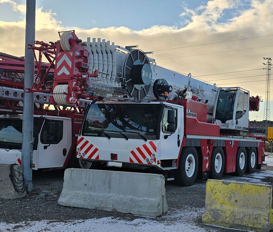 Liebherr LTM 1120-4.1 - Автокран: фото 2 Liebherr LTM 1120-4.1 - Автокран: фото 2